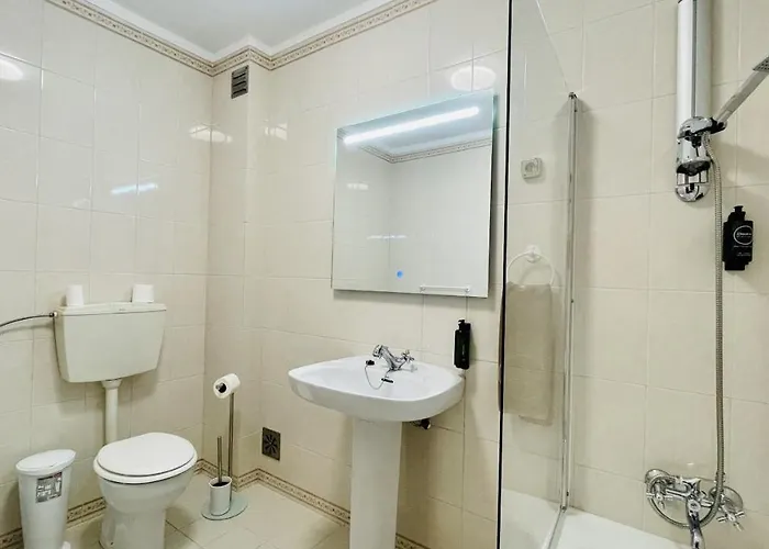 Neridas Villa - Near The Beach - 10 Pax - Quarteira * 奎特里拉