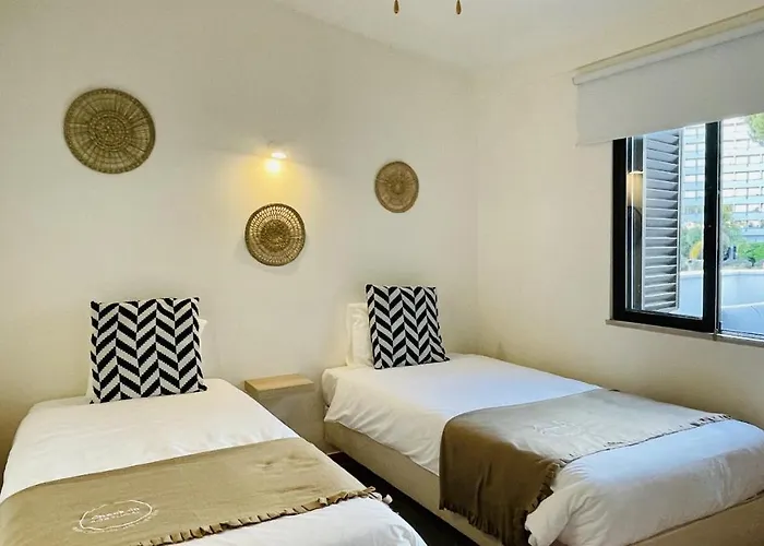 Neridas Villa - Near The Beach - 10 Pax - Quarteira 度假居 奎特里拉