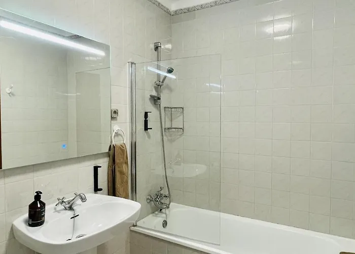 Neridas Villa - Near The Beach - 10 Pax - Quarteira Quarteira