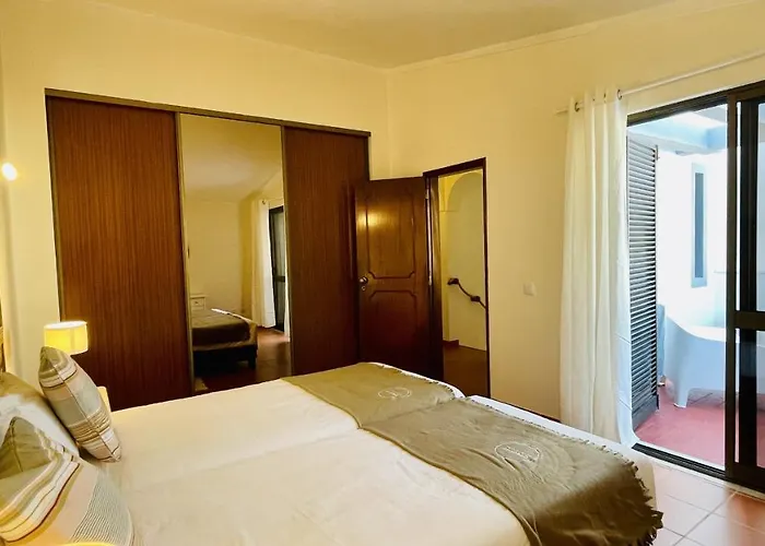 Neridas Villa - Near The Beach - 10 Pax - Quarteira Feriehus